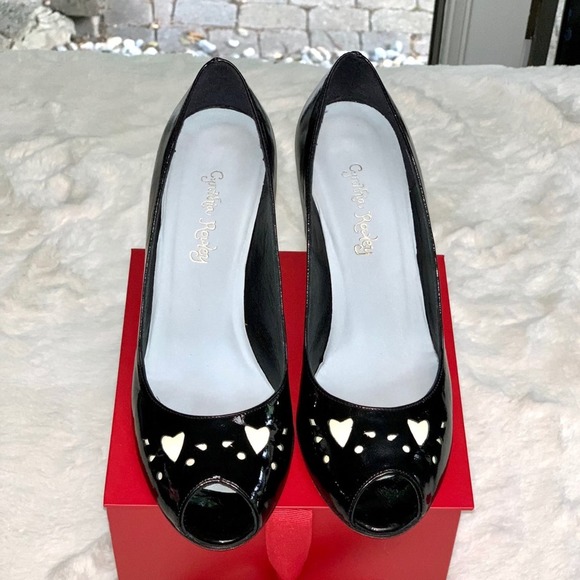 Cynthia Rowley Black Patent Peep Toe Pumps Size 7.5 - Picture 3 of 10